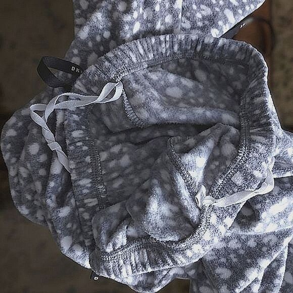 DKNY light grey cheetah print fluffy fleece pyjama set Size S - Picture 11 of 14